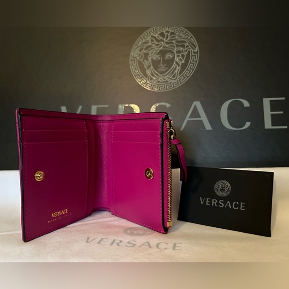 Versace Pink quilted card case compact wallet NEW (AUTHENTIC) - Picture 4 of 10